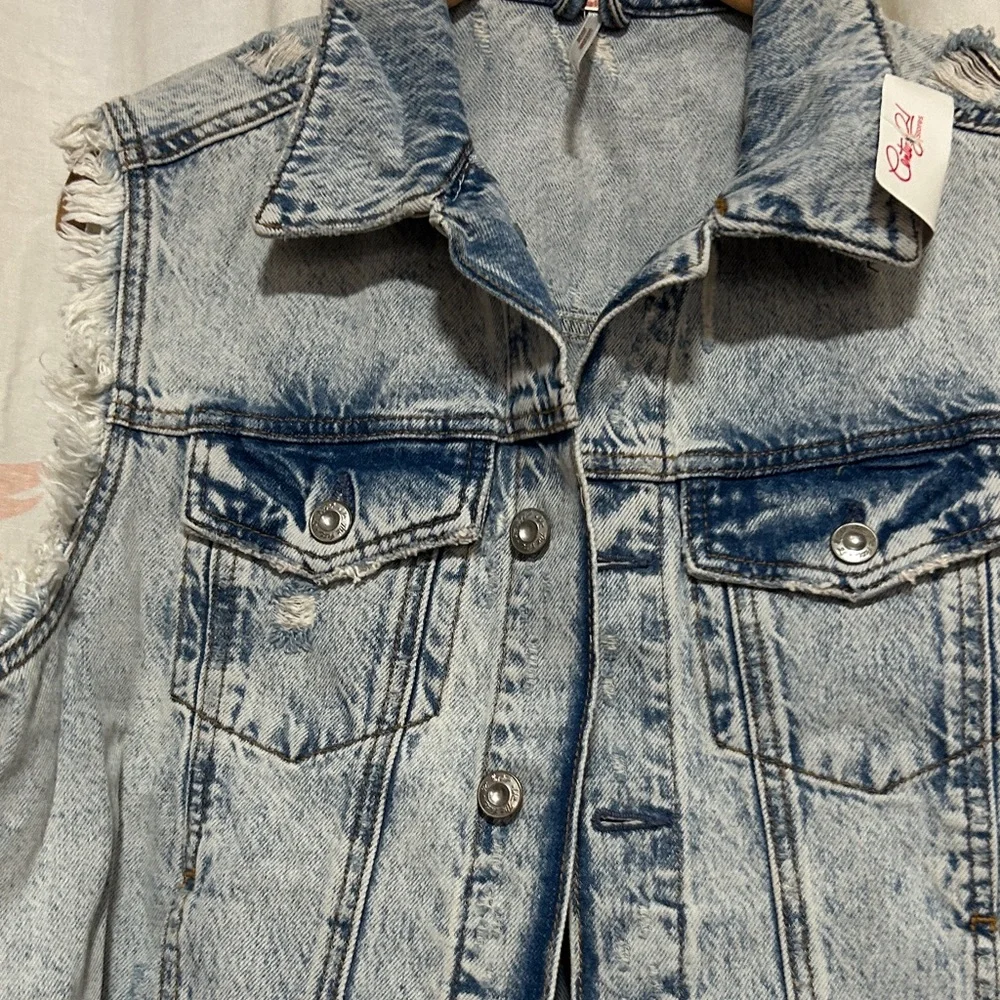 Free People Light Wash Distressed Denim Vest S - Picture 2 of 5
